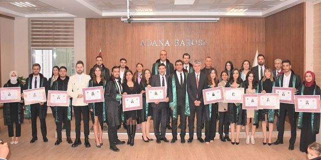 Adana Barosu'nda 13 avukat mesleğe adım attı