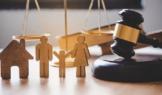 BOŞANMA DAVASI SIRASINDA ORTAK KONUTUN TAHSİSİ: HUKUKİ SÜREÇ VE DİKKAT EDİLMESİ GEREKENLER