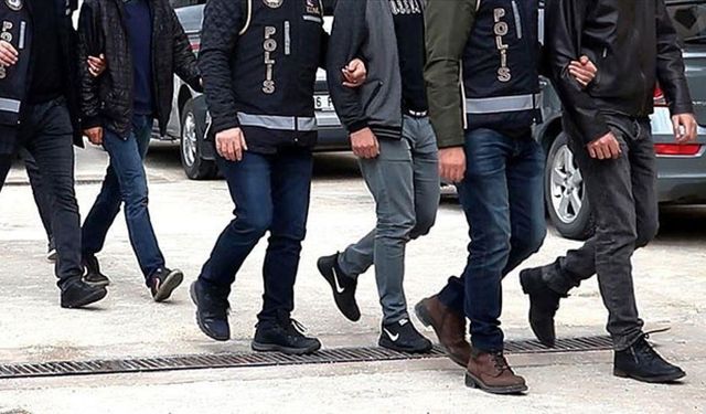İstanbul ve İzmir'de FETÖ operasyonu: 57 şüpheli gözaltına alındı