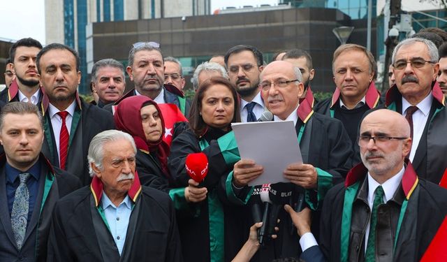 İstanbul 2 No'lu Baro üyesi avukatlar Filistin'e yönelik saldırıları protesto etti