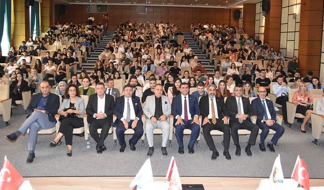 Adana Barosu 2023-2024 Staj Eğitim Dönemi 'Dünden Bugüne Avukatlık Mesleği ve Mesleğin Geleceği' paneli ile açıldı 