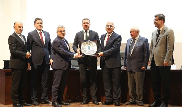 TBB Başkanı Sağkan, Ankara Üniversitesi Hukuk Fakültesi’nin Kuruluşunun 98. Yıldönümü Töreni’ne katıldı