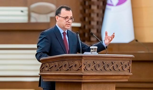 Hukuk fakültesi öğrencilerine konuşan AYM Başkanı Arslan: 'Anayasa Mahkemesi kararlarına uyulmamasının hiçbir gerekçesi ve geçerliliği olamaz'