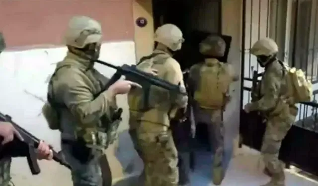 İzmir'de FETÖ operasyonu: 36 şüpheli gözaltına alındı
