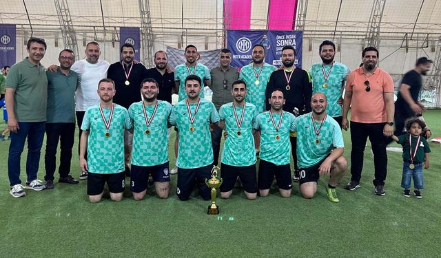 ATATÜRK KUPASI FUTBOL TURNUVASINDA KUPALAR SAHİPLERİNİ BULDU
