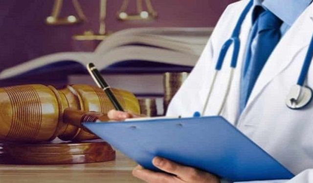 TIBBİ MÜDAHALEDE AYDINLATILMIŞ ONAM: FORM İMZALATMAK YETER Mİ?