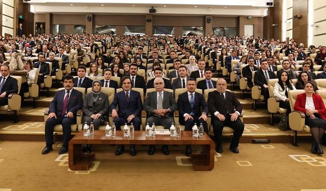 AYM Başkanı Özkaya, hâkim ve savcı yardımcıları ile bir araya geldi