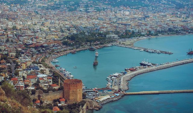 Antalya'da Turizm Sezonu Öncesi Kritik Veriler Açıklandı: Beklentiler Yükseldi