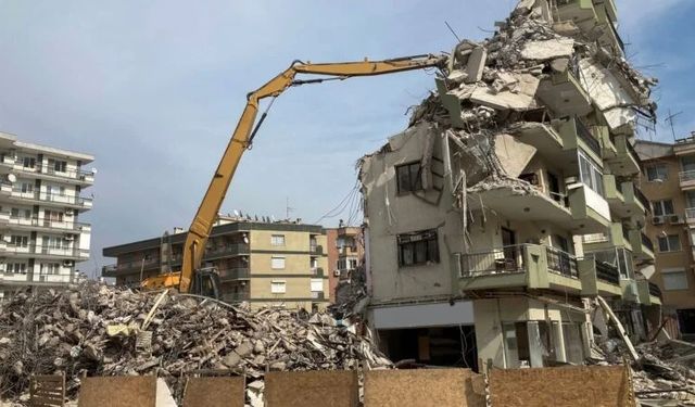 KENTSEL DÖNÜŞÜM SÜRECİNDE MÜTEAHHİDİN İŞİ BIRAKMASI VEYA HİÇ BAŞLAMAMASI HALİNDE SÖZLEŞMENİN İDARİ YOLLA FESHİ