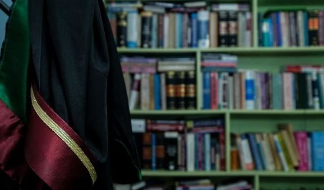 USTA-ÇIRAK METODUYLA AVUKAT EĞİTİMİNDE KLASİK VE MODERN EĞİTİM MODELİ