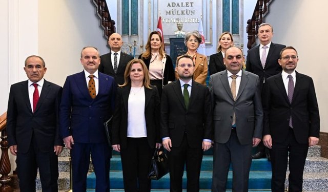 Bakan Gürlek: “12. yargı paketindeki düzenlemelerle yargıyı el birliğiyle daha da hızlandıracağız”