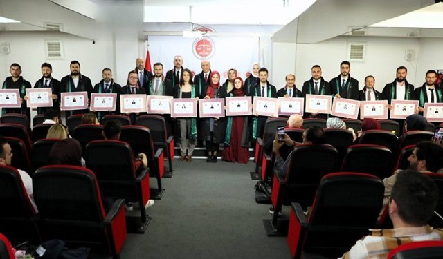 İstanbul 2 Nolu Barosu'nda 16 avukat ruhsatnamesini aldı