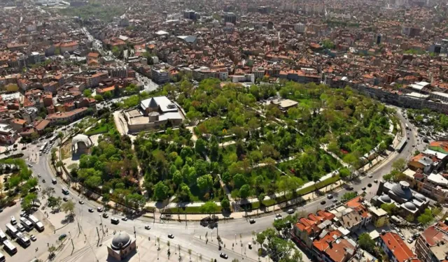 Turkuaz Kubbenin Altında Yüzyıllardır Süren Buluşma
