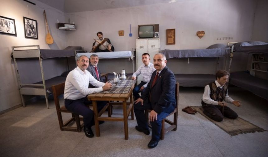 Adalet Bakanı Abdulhamit Gül, 12 Eylül darbesinin 41. yılında, müzeye çevrilen Ulucanlar Cezaevi'ni ziyaret etti