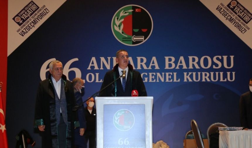 Ankara Barosu’na kayıtlı avukatlar; Ankara Barosu Başkanı, Yönetim Kurulu, Disiplin Kurulu ve Denetleme Kurulu üyeleri ile Türkiye Barolar Birliği (TBB) delegelerini belirlemek üzere sandık başına gitti.