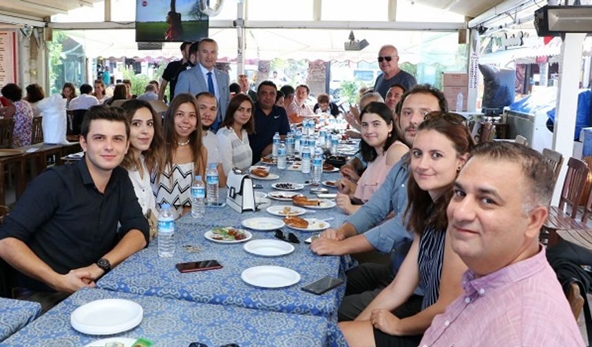 Kahvaltıya çok sayıda avukat katıldı.