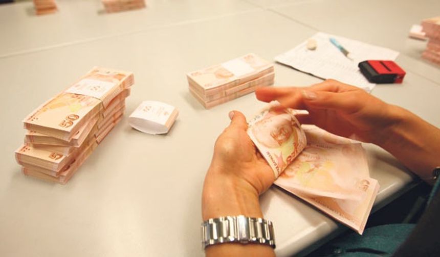 1 - Asgari ücret desteğinden faydalanacak işverenler kimler?

Haklarında uzun vadeli sigorta kolları hükümleri uygulanan sigortalıları çalıştıran özel sektör işyeri işverenleri ile haklarında uzun vadeli sigorta kolları hükümleri uygulanan sigortalıları çalıştıran işverenler hariç olmak üzere diğer kamu işyeri işverenleri de destekten yararlanacak.
