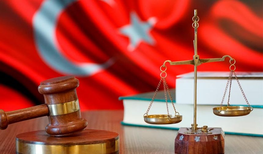 TÜRK MİLLETİNİ, TÜRKİYE CUMHURİYETİ DEVLETİNİ, DEVLETİN KURUM VE ORGANLARINI AŞAĞILAMA SUÇU (TCK m.301)