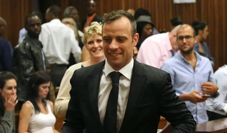 'Sevgilisini öldüren' paralimpik atlet Oscar Pistorius şartlı tahliye ediliyor