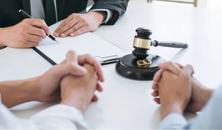 Çekişmeli boşanma davalarına 'arabuluculuk' geliyor!