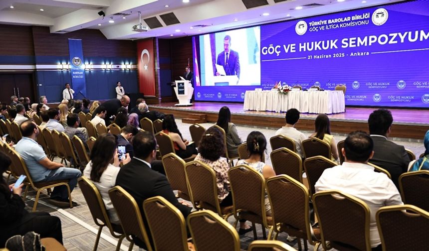 "Göç ve Hukuk Sempozyumu"nda, "Yabancılar Ve Uluslararası Koruma Kanunu" ile "Haklara Erişim" konuları tartışıldı