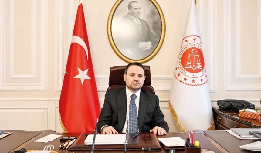 Bakan Gürlek: "Avukatların savunma hakkı kaldırılmıyor, hakkın kötüye kullanılması önlenecek"