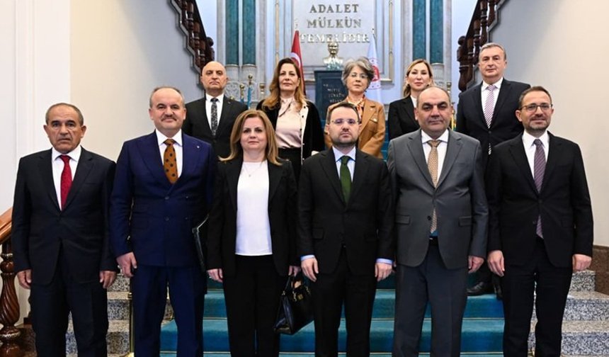 Bakan Gürlek: “12. yargı paketindeki düzenlemelerle yargıyı el birliğiyle daha da hızlandıracağız”