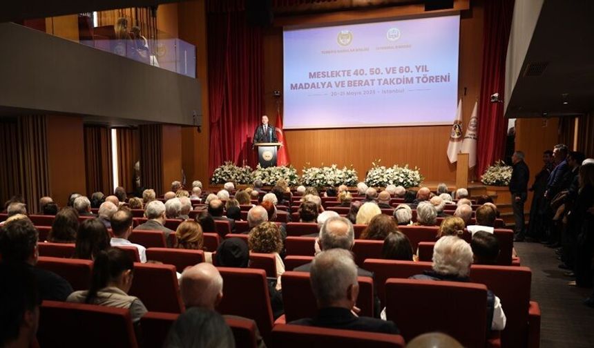 TBB Başkanı Sağkan, meslekte 40, 50 ve 60 yılını dolduran avukatlara madalya ve berat takdim etti