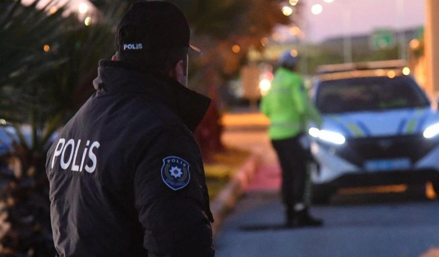 ARBEDE-KAVGA ESNASINDA POLİSİN SİLAHININ ATEŞ ALMASI