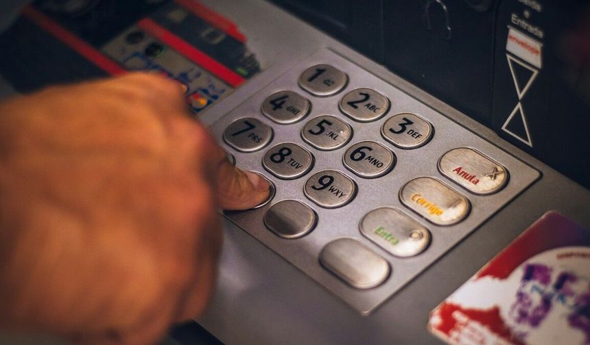 530 LİRA, DÖRT SUÇ TİPİ, ON ALTI YIL: CEZA GENEL KURULU BANKAMATİK BAŞINDAKİ "YARDIM" TUZAĞININ ADINI KOYDU