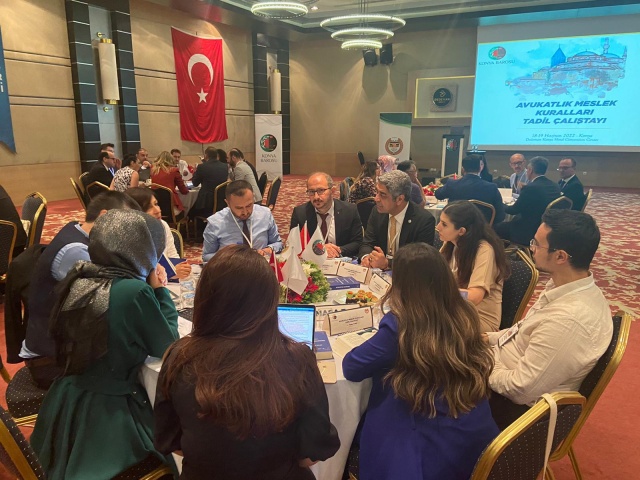 Türkiye Barolar Birliği (TBB) ve Konya Barosu iş birliğiyle düzenlenen “Avukatlık Meslek Kuralları Tadil Çalıştayı”, 18-19 Haziran 2022 tarihlerinde, Konya’da düzenlendi.