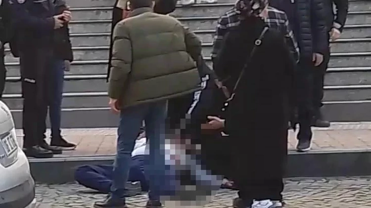 Cinsel istismarla suçladığı kişiyi adliye önünde kalbinden bıçaklayarak öldürdü