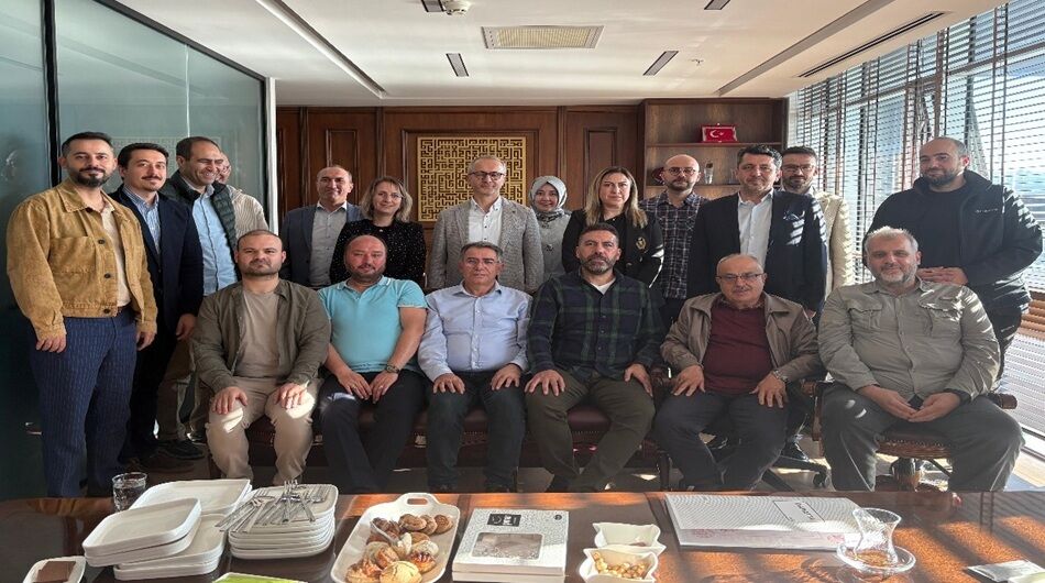 TAHKİM HAKEMLERİ GÜÇLERİNİ BİRLEŞTİRDİ: Tahkim Hakemleri Derneği (TAHAKDER) Kuruldu